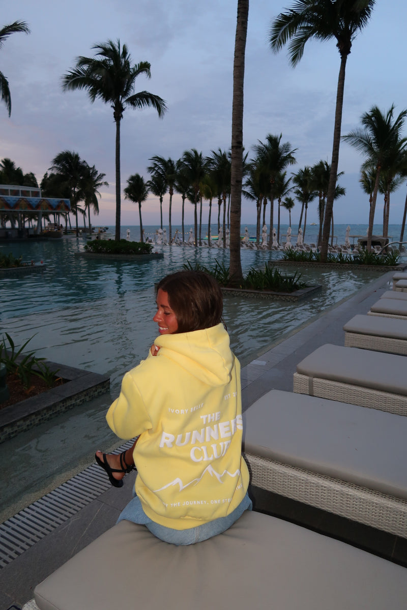 THE RUNNERS CLUB HOODIE // LEMON