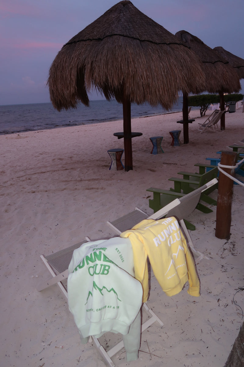 THE RUNNERS CLUB HOODIE // LEMON