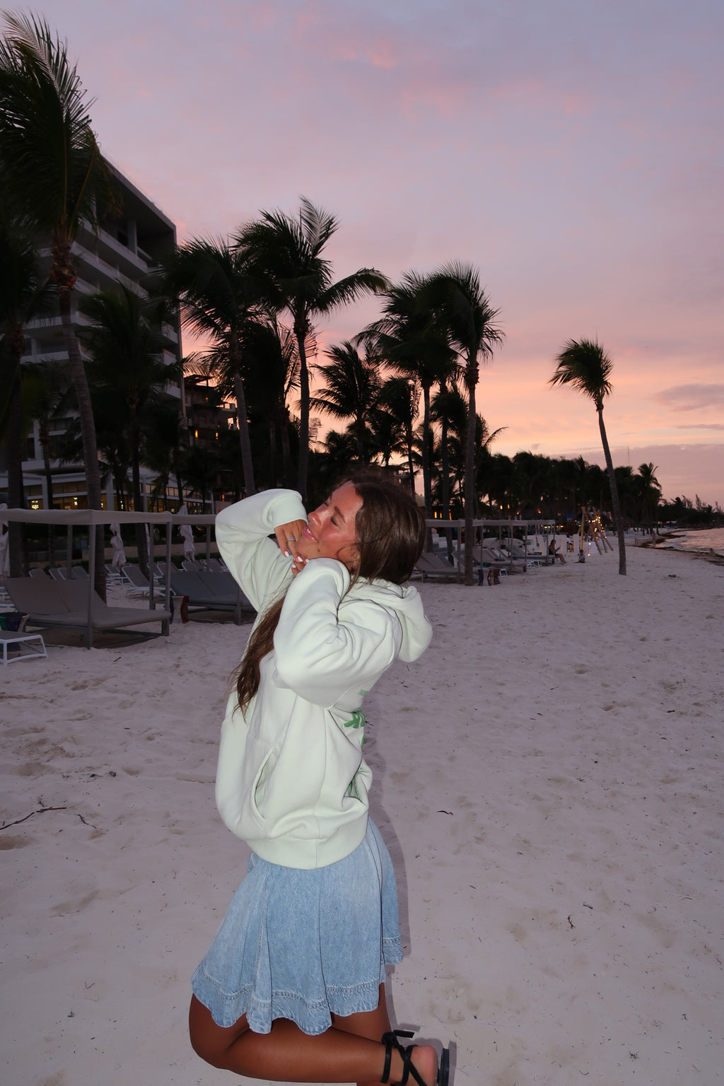 THE RUNNERS CLUB HOODIE // SEAFOAM